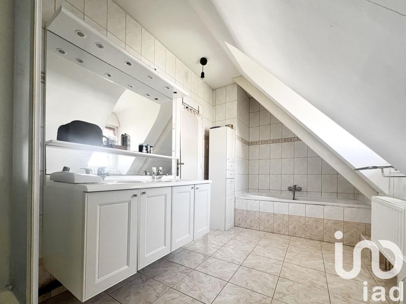 Maison - 197 m² - 10 pièces