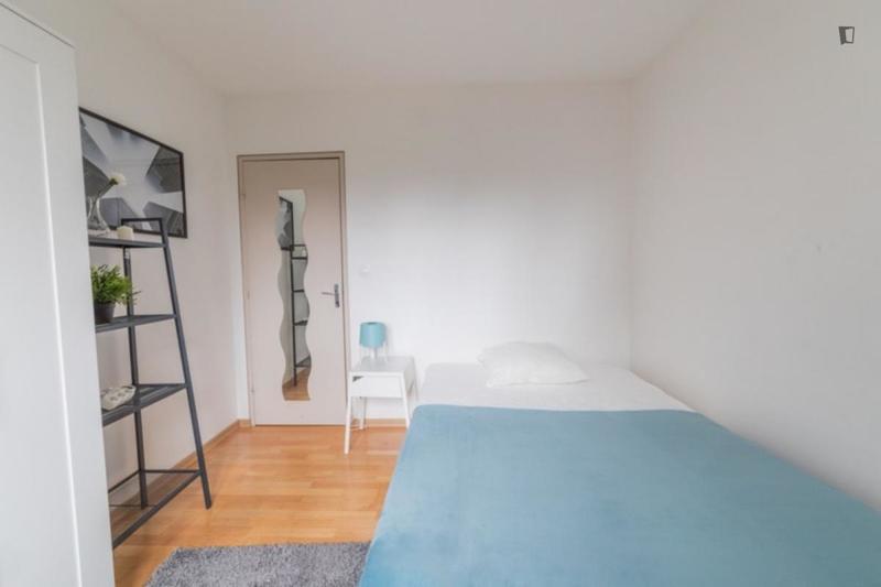 Chambre - 12 m² - 4 pièces