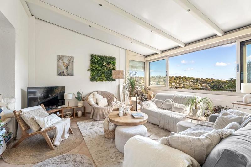 Maison - 467 m² - 10 pièces