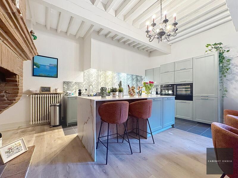 Appartement - 212 m² - 6 pièces