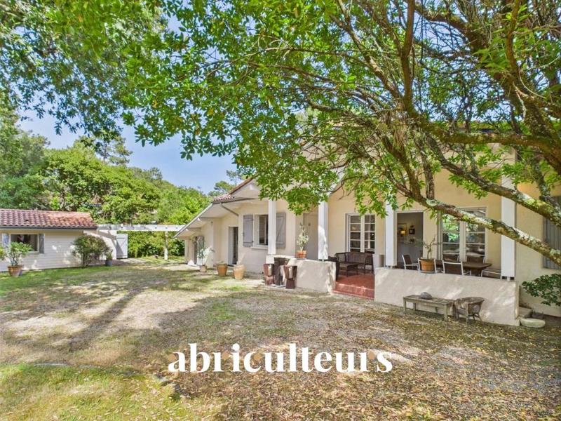 Villa - 174 m² - 10 pièces