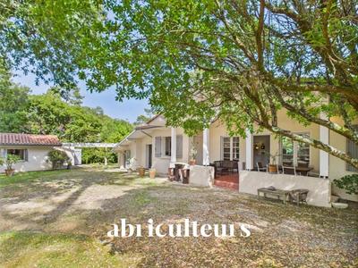Villa - 174 m² - 10 pièces