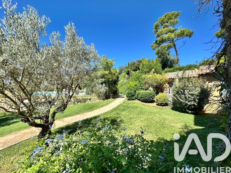 Maison - 308 m² - 10 pièces