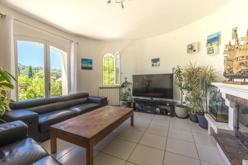 Villa - 220 m² - 6 pièces