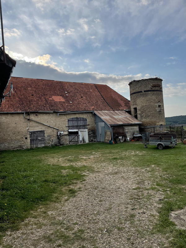 Maison - 870 m² - 3 pièces