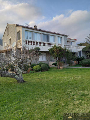 Villa - 300 m² - 9 pièces