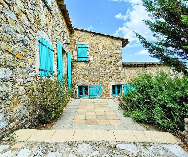 Mas - 250 m² - 11 pièces