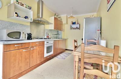 Appartement - 94 m² - 5 pièces