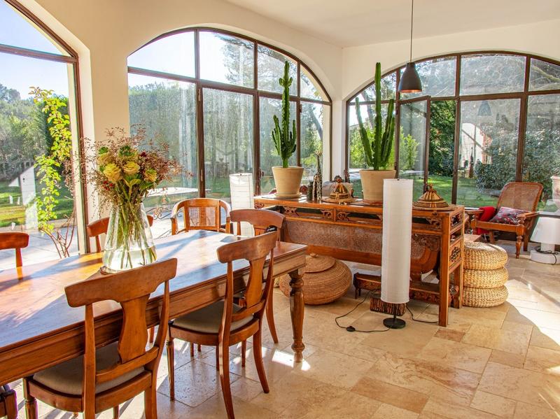 Bastide - 700 m² - 12 pièces