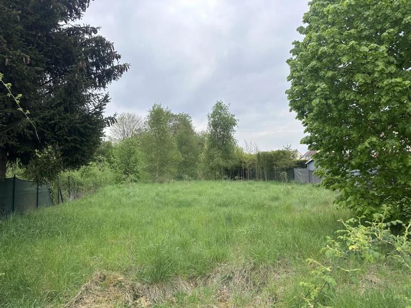 Terrain constructible - 1 069 m²