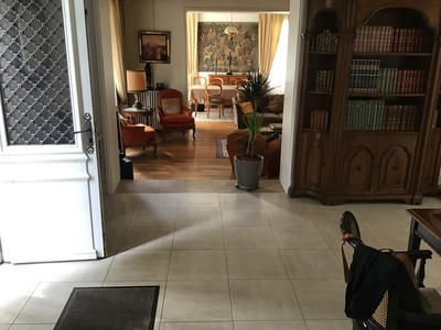 Maison - 222 m² - 8 pièces