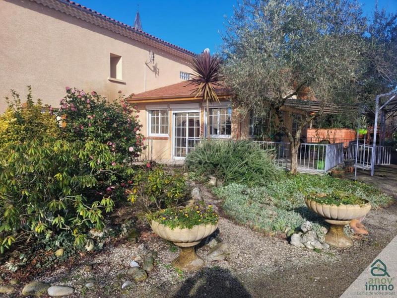 Propriété - 270 m² - 8 pièces