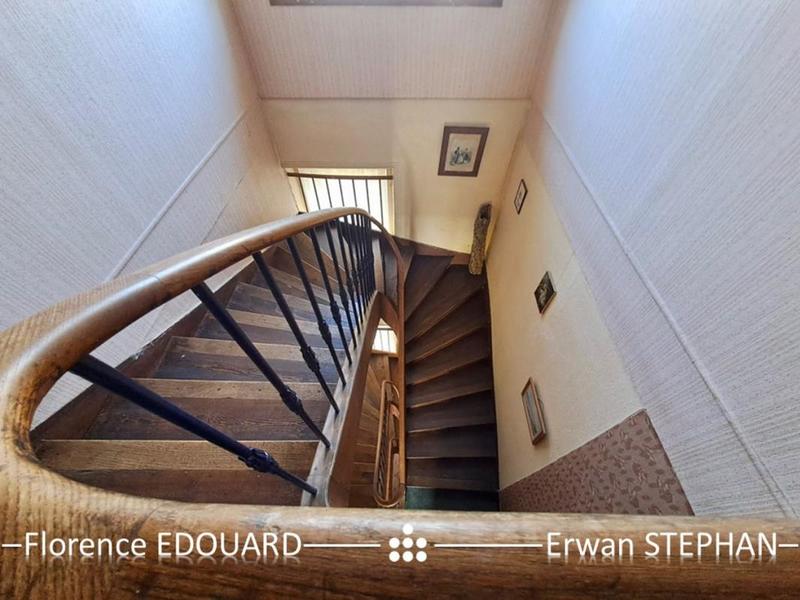 Maison - 374 m² - 16 pièces