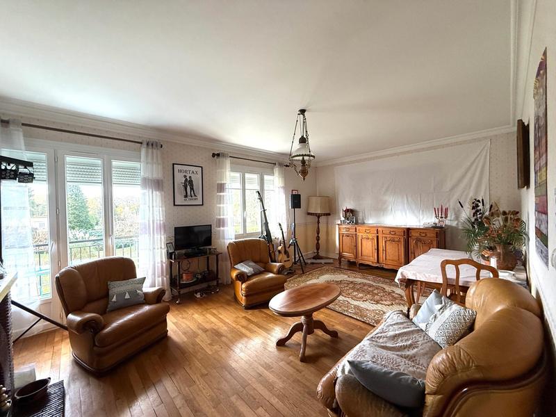 Maison - 171 m² - 7 pièces