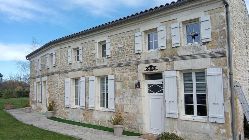 Maison - 302 m² - 10 pièces