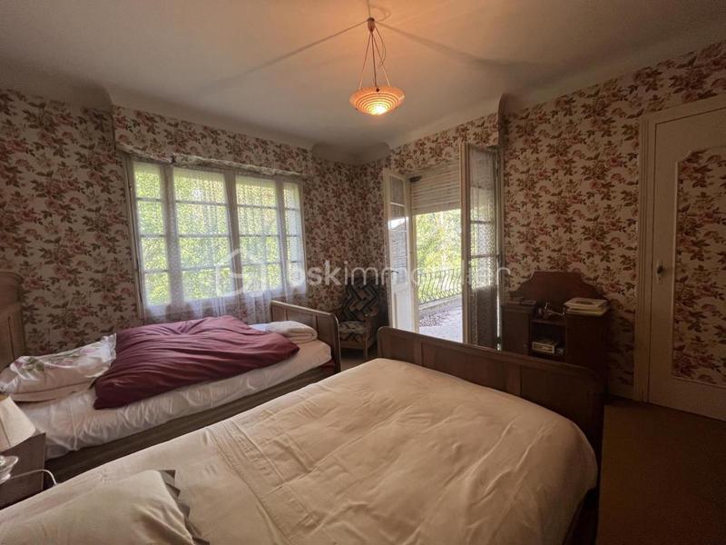 Propriété - 207 m² - 8 pièces