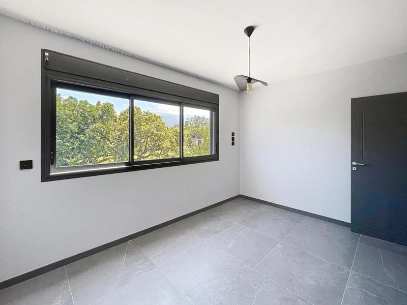 Villa - 144 m² - 5 pièces