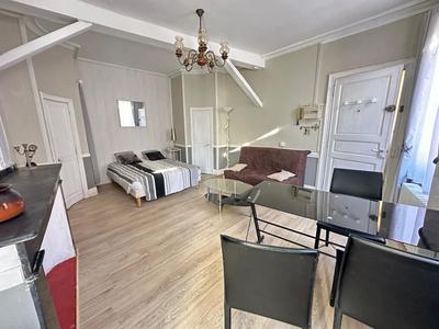 Immeuble - 156 m² - 12 pièces