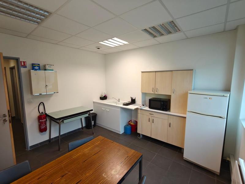 Local commercial - 679 m²