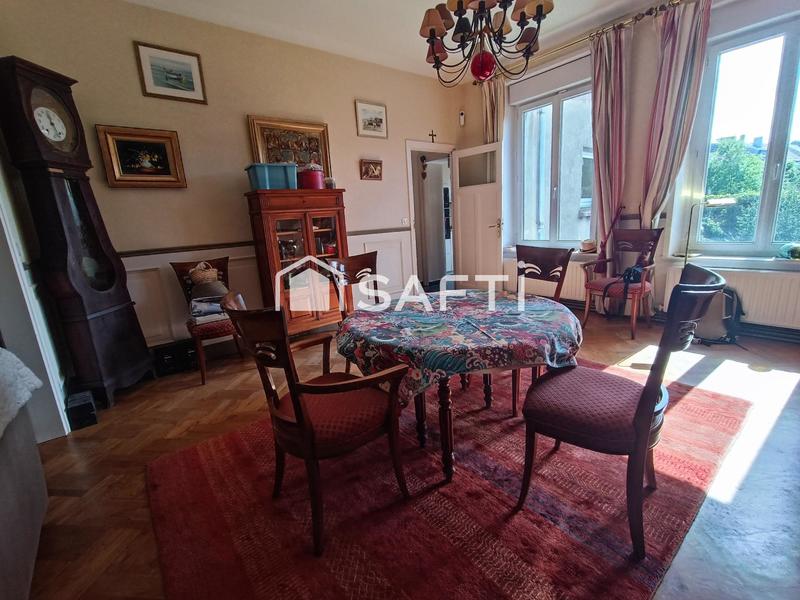 Maison - 245 m² - 7 pièces