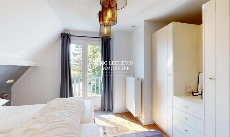 Propriété - 270 m² - 8 pièces