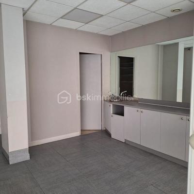 Local commercial - 50 m² - 2 pièces