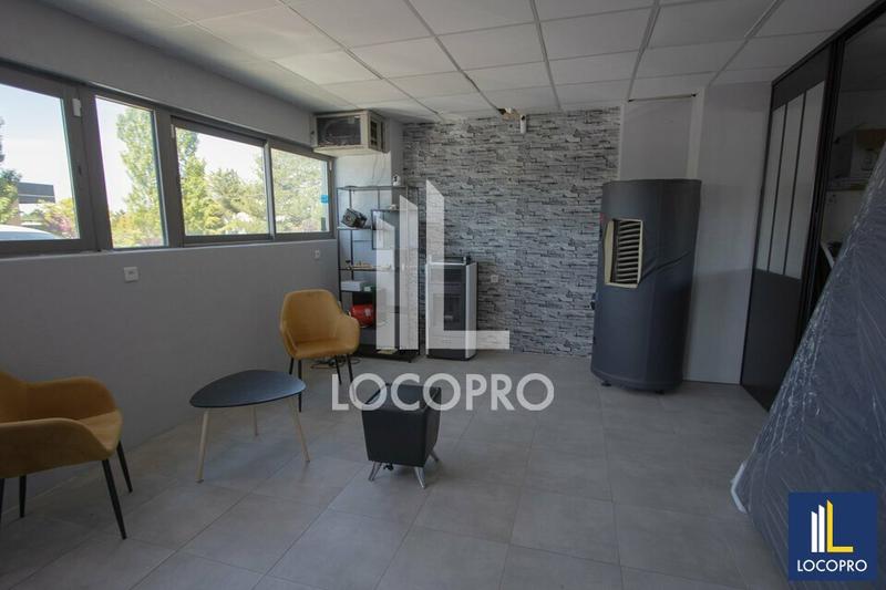 Local d'activité / Entrepôt - 225 m²