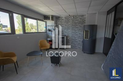 Local d'activité / Entrepôt - 225 m²