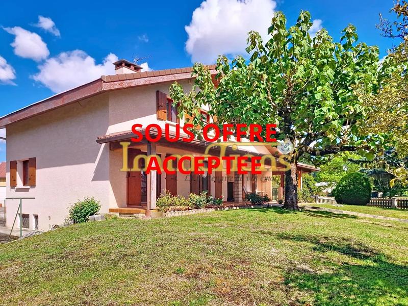 Maison - 231 m² - 9 pièces