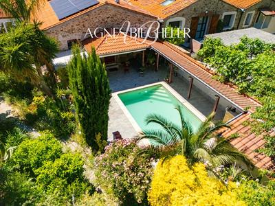 Mas - 270 m² - 10 pièces