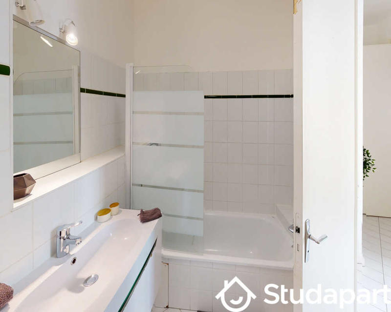 Chambre - 90 m² - 1 pièce