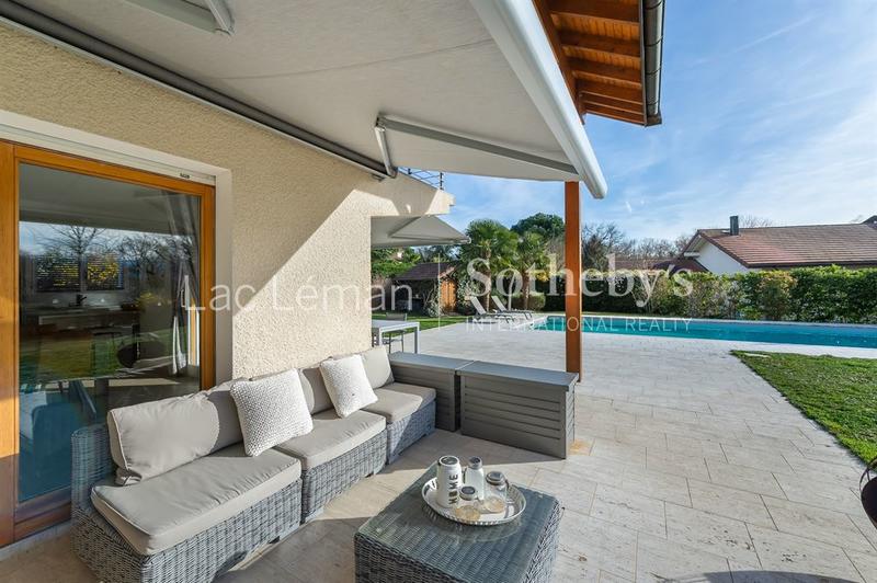 Maison - 223 m² - 8 pièces