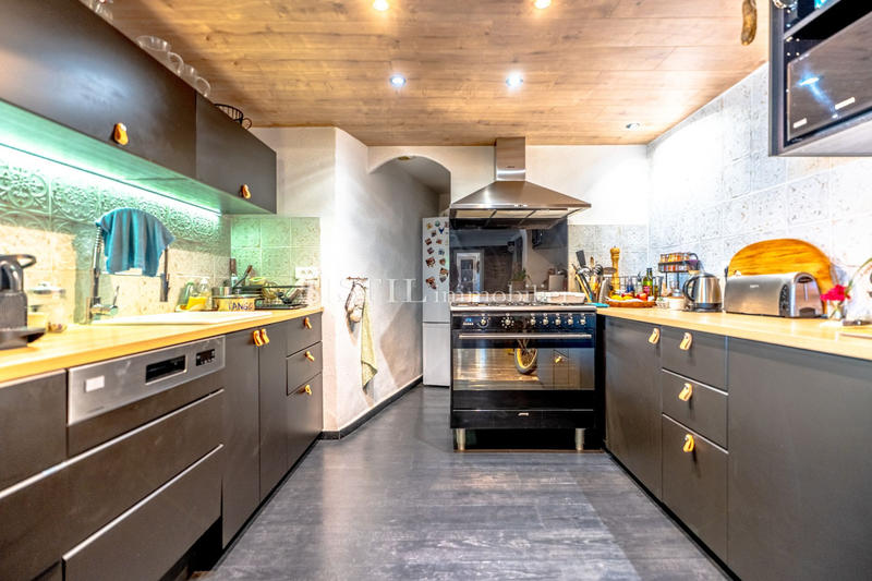 Villa - 300 m² - 6 pièces