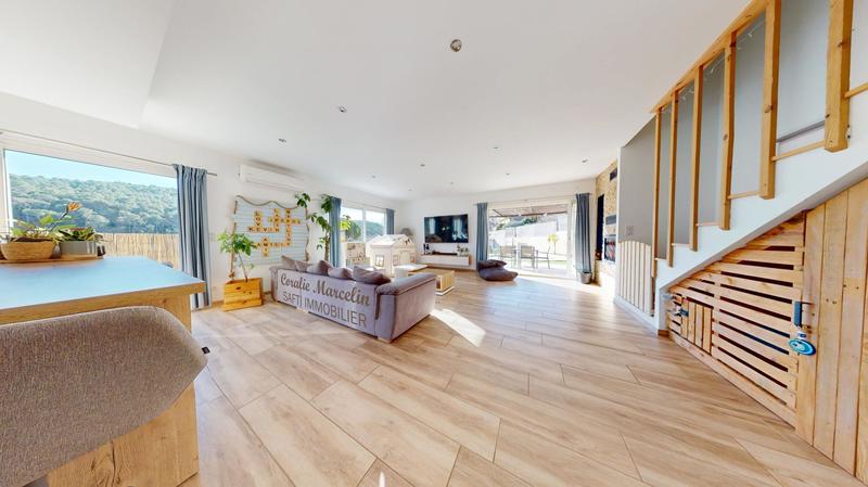 Maison - 112 m² - 4 pièces