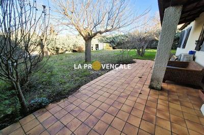 Maison traditionnelle - 75 m² - 3 pièces