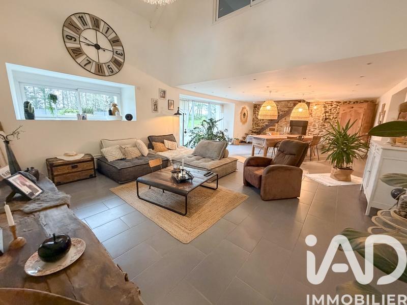 Maison - 333 m² - 7 pièces