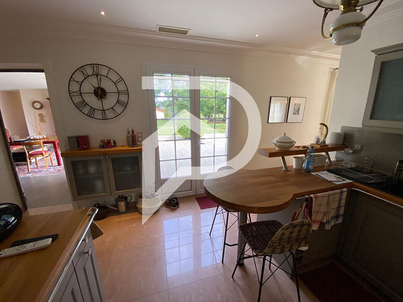 Maison - 282 m² - 7 pièces