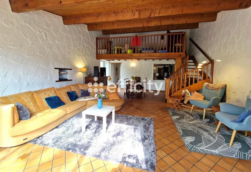 Maison - 195 m² - 7 pièces