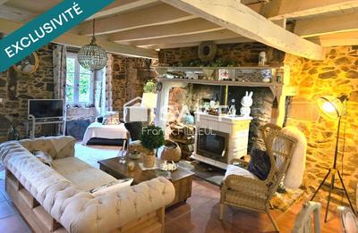 Maison - 282 m² - 8 pièces