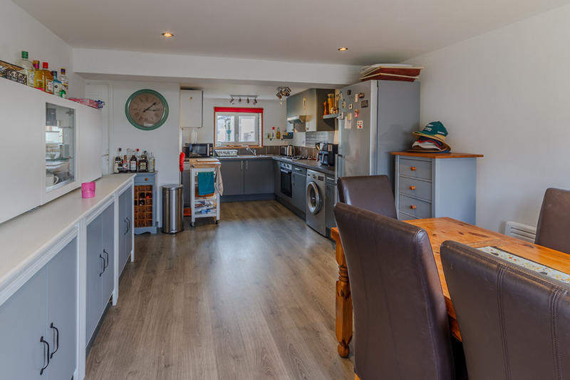 Maison - 100 m² - 6 pièces