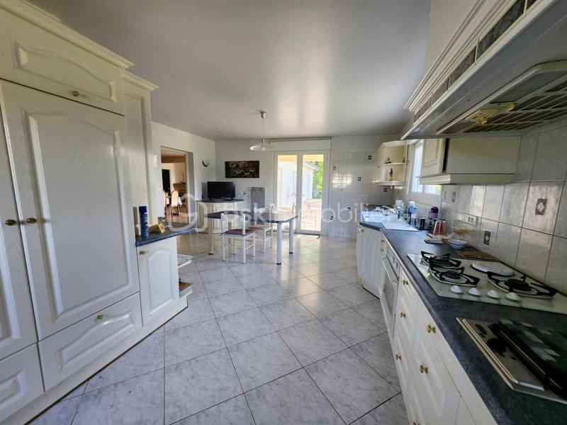 Pavillon - 233 m² - 6 pièces