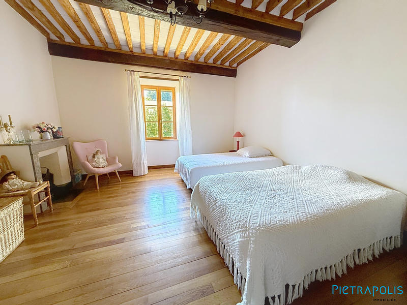 Maison ancienne - 221 m² - 8 pièces