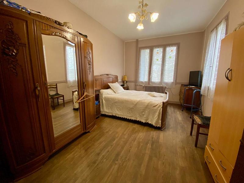 Maison - 210 m² - 9 pièces