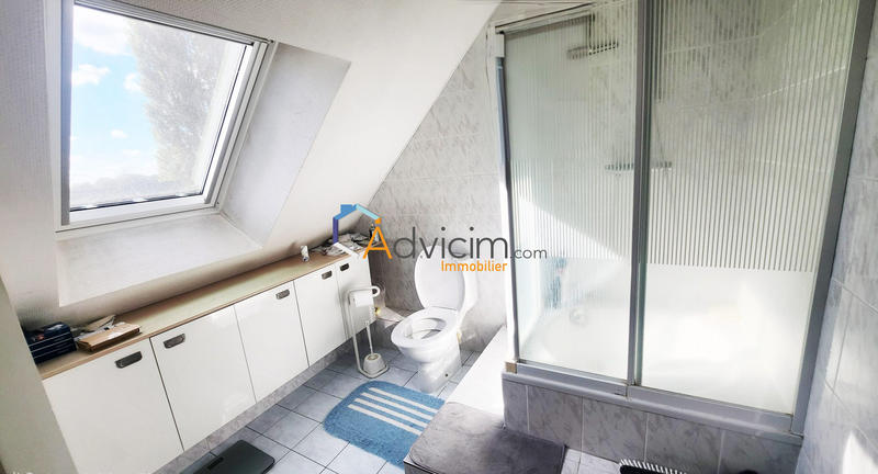 Maison - 220 m² - 8 pièces