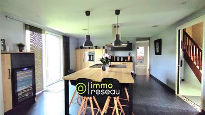 Maison - 206 m² - 8 pièces