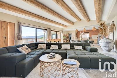 Maison - 288 m² - 8 pièces