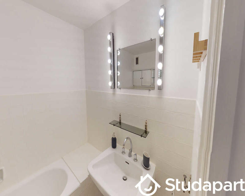 Chambre - 120 m² - 1 pièce