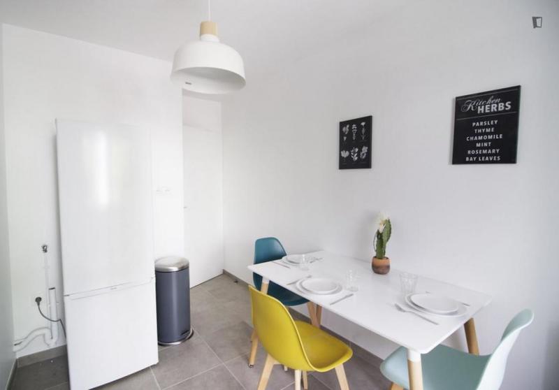 Chambre - 11 m² - 4 pièces