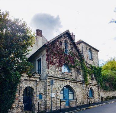 Maison - 240 m² - 10 pièces