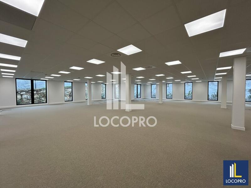 Bureau - 647 m²